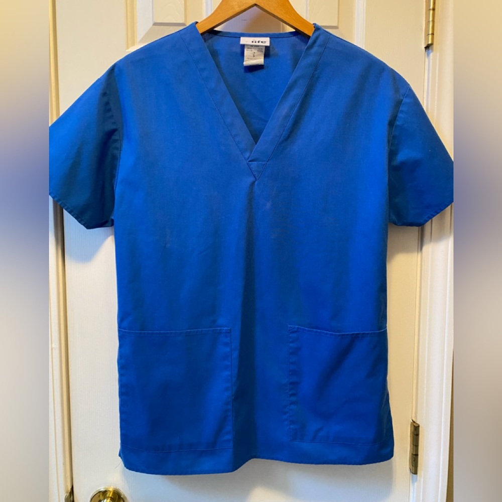 Life uniforms royal blue tunic scrub top 2 pockets Size Small